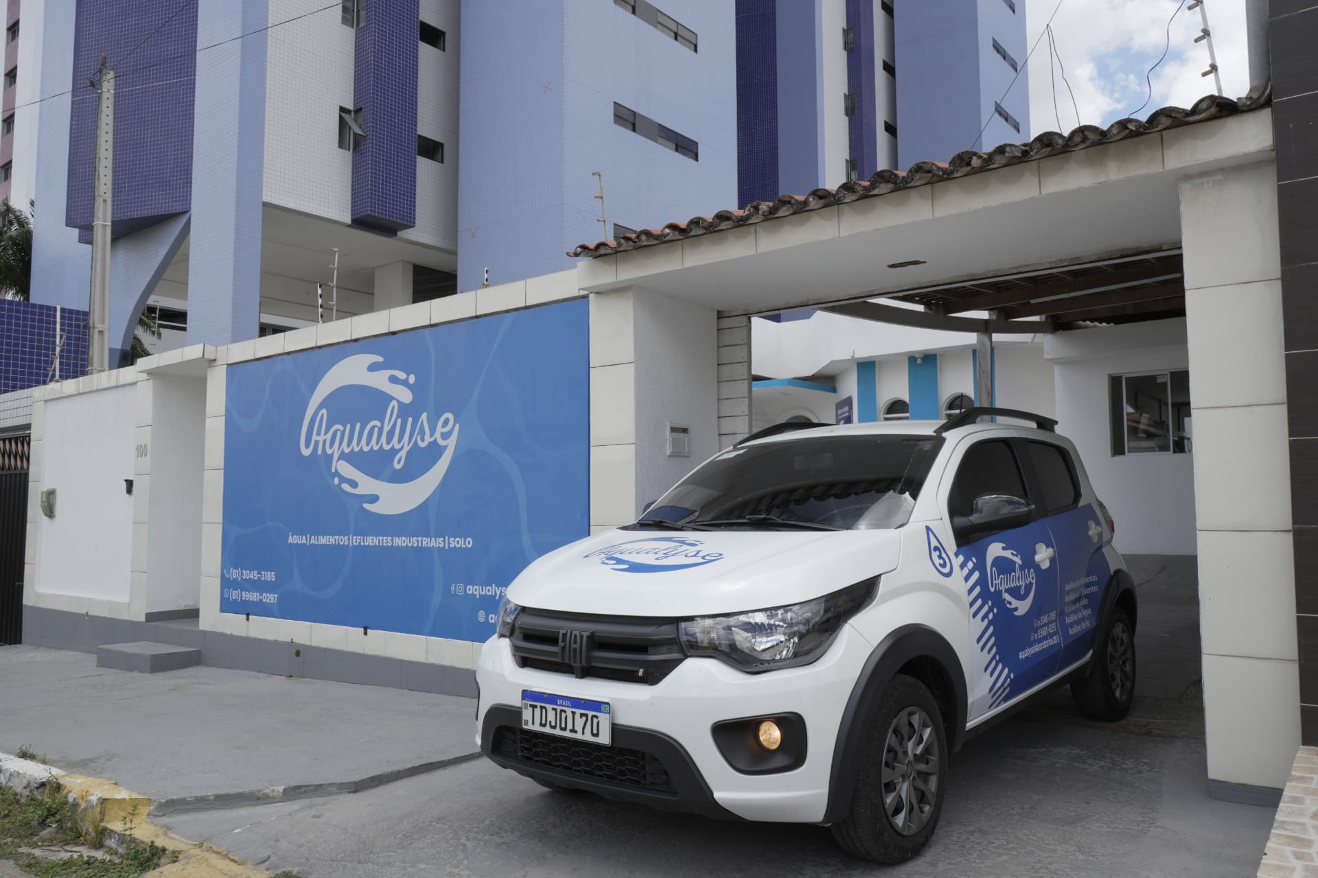 Fachada do Laboratório Aqualyse em Caruaru-PE